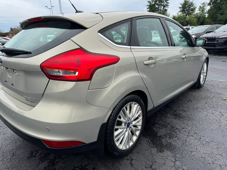 Used 2016 Ford Focus Titanium w/ Titanium Technology Package FWD image 11