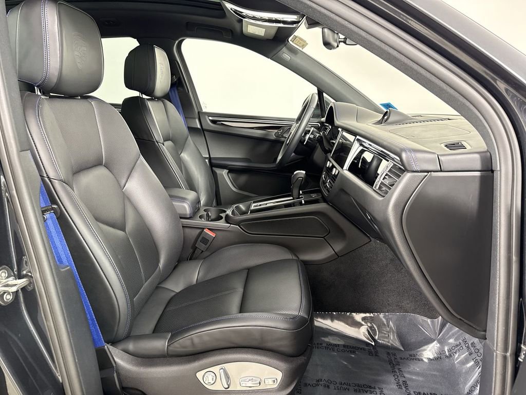 Certified 2024 Porsche Macan Turbo image 24