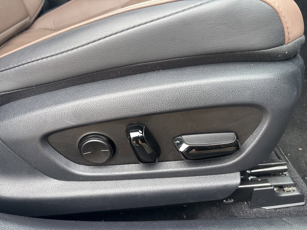 Used 2023 Lexus ES 250 w/ Premium Package image 13