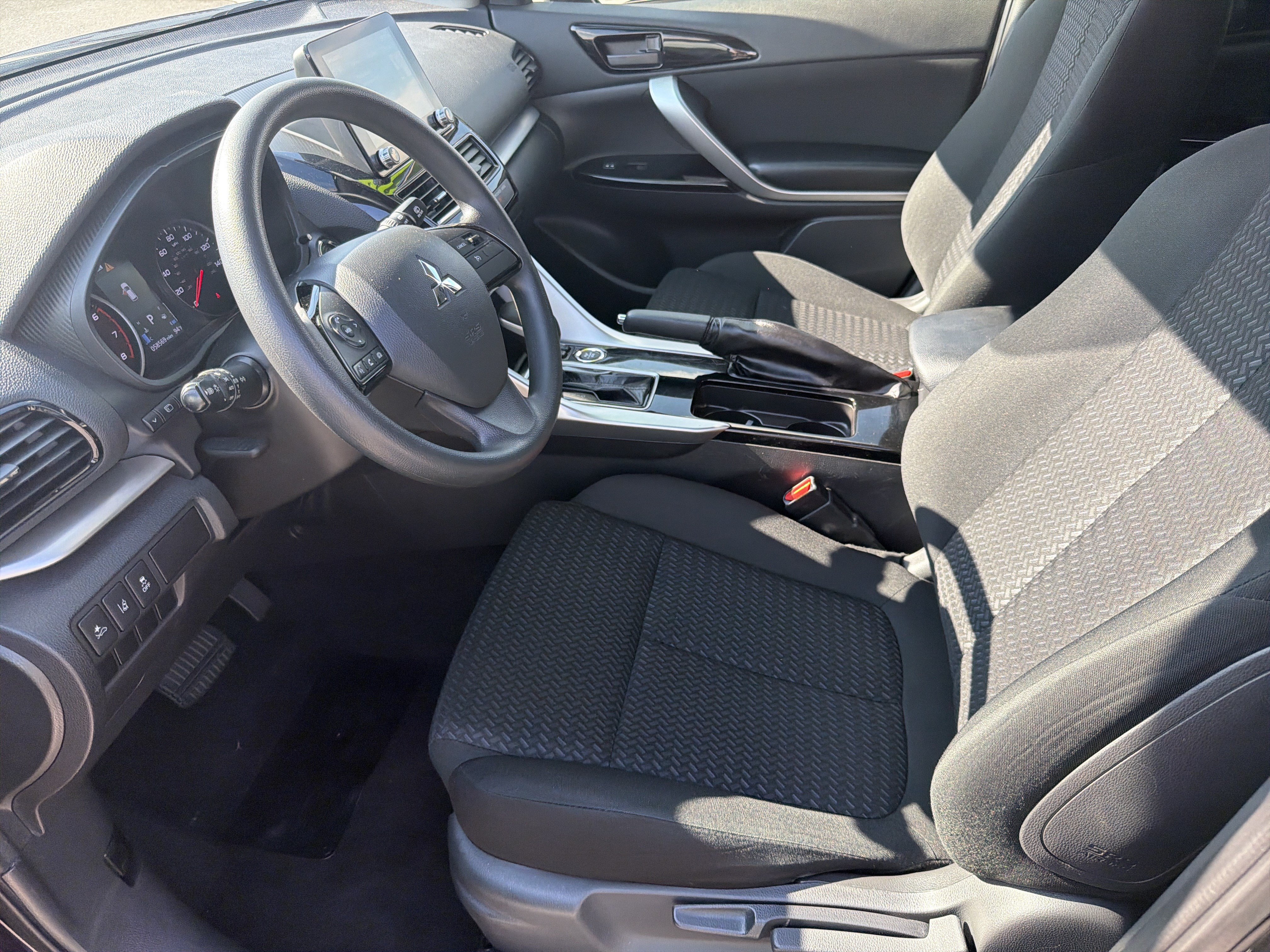 Used 2024 Mitsubishi Eclipse Cross LE AWD/4WD image 19