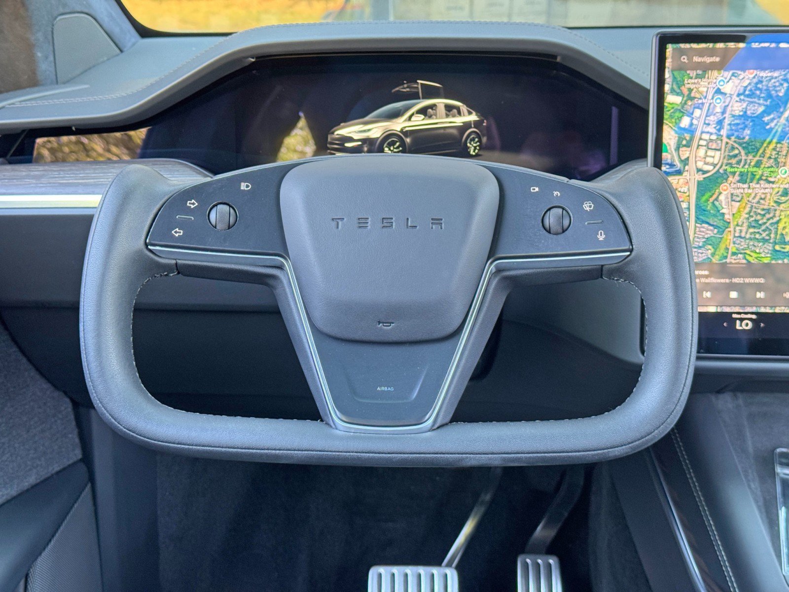 Used 2023 Tesla Model X image 18