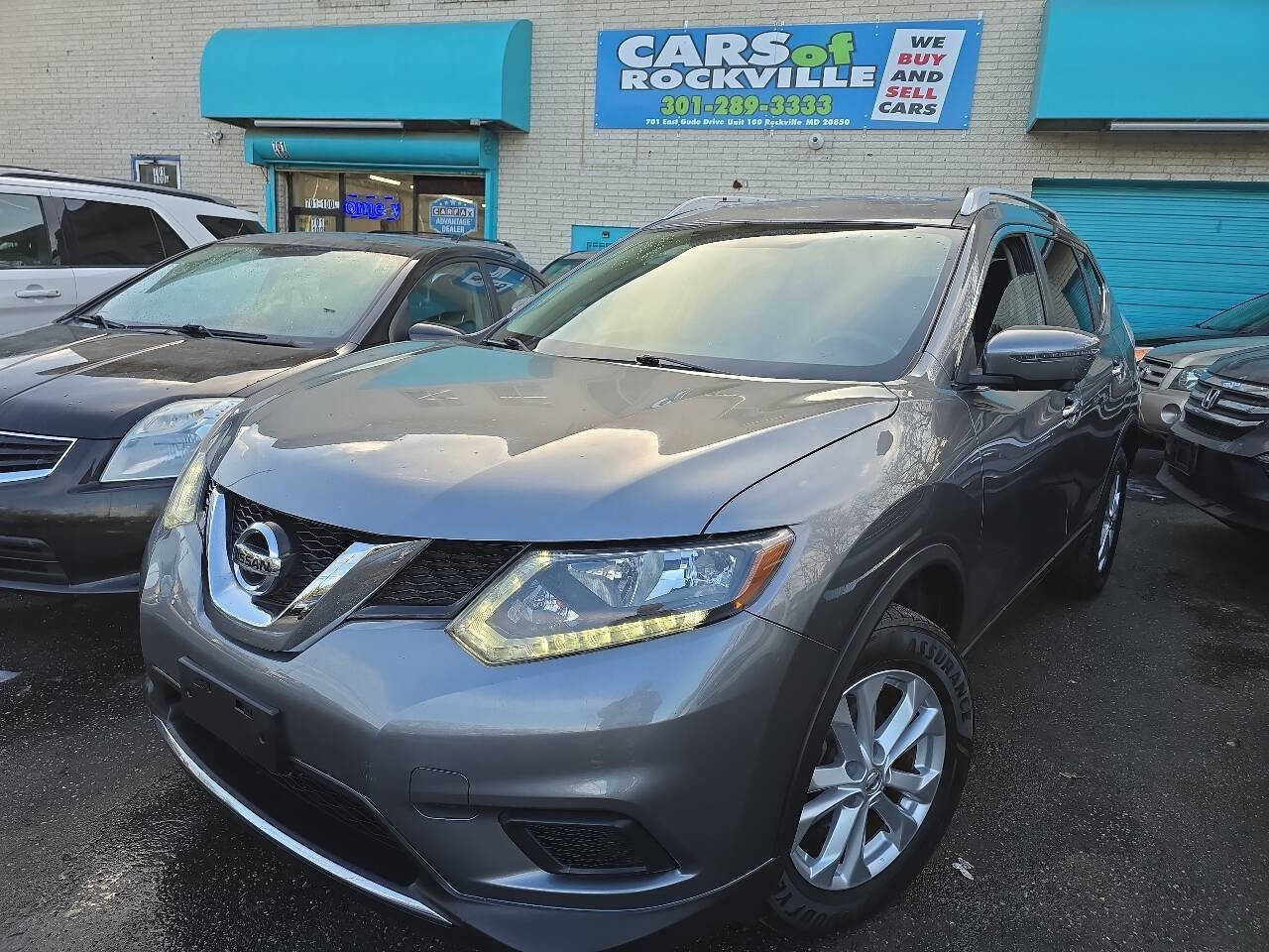 Used 2016 Nissan Rogue SV w/ SV Premium Package image 2