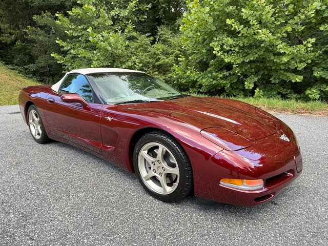 Used 2003 Chevrolet Corvette Convertible w/ Preferred Equipment Group1 RWD image 4