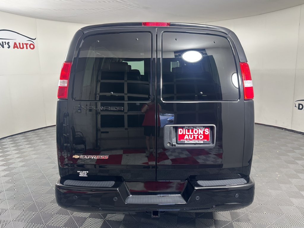 Used 2023 Chevrolet Express 2500 RWD image 5