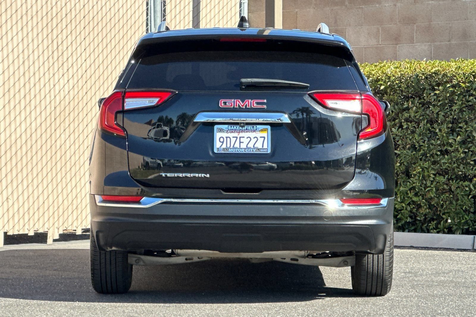 Certified 2023 GMC Terrain SLT w/ LPO, Cargo Package FWD image 5