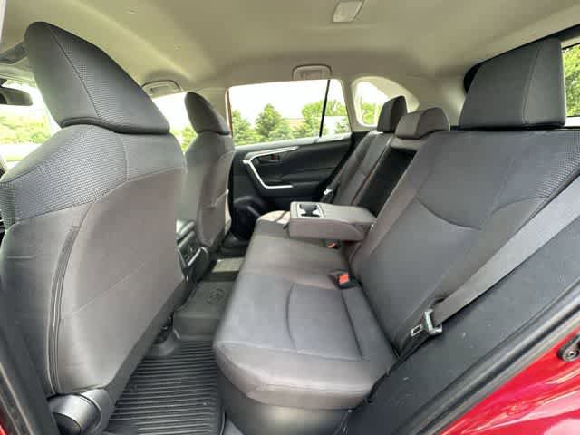 Used 2023 Toyota RAV4 LE AWD/4WD image 16