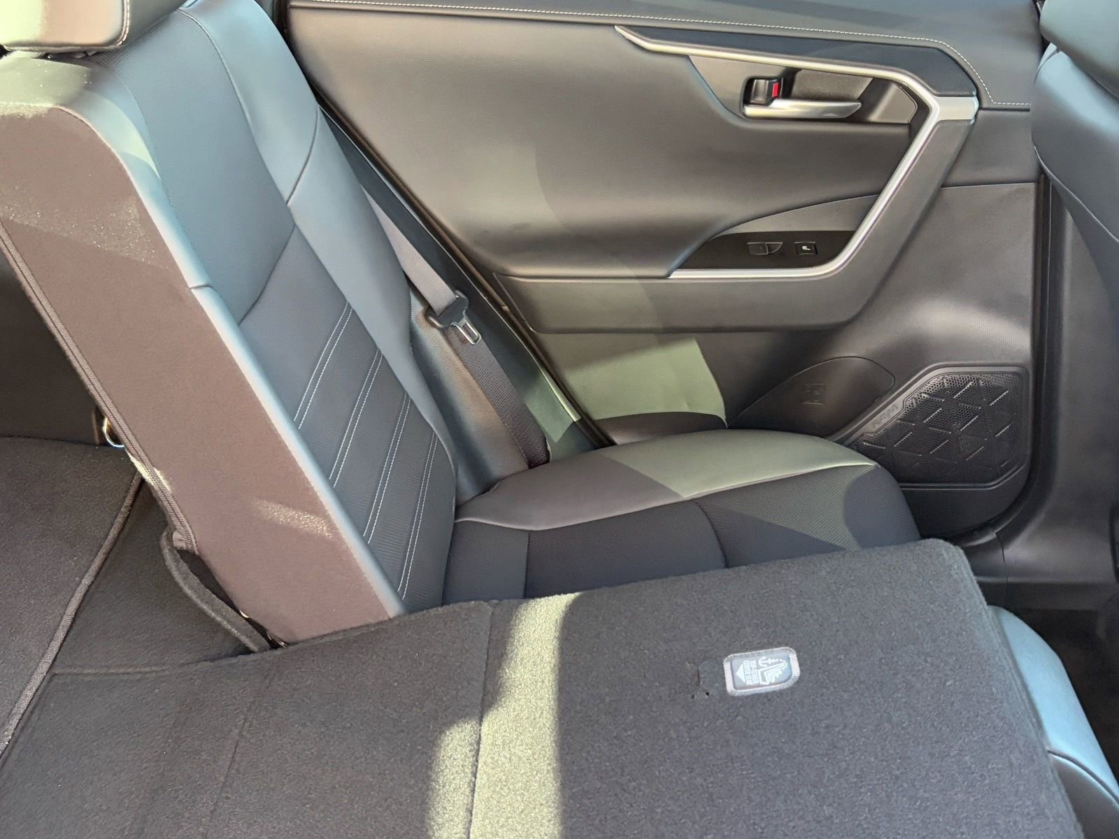 Used 2025 Toyota RAV4 Limited w/ Advanced Technology Package image 14