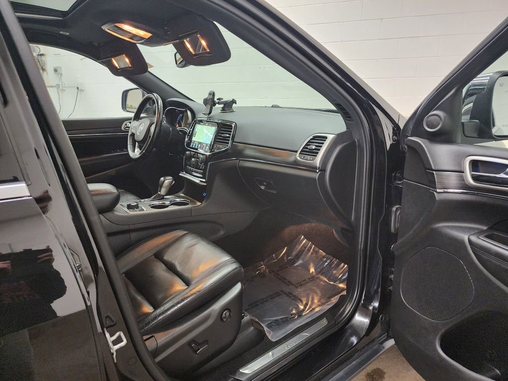 Used 2022 Jeep Grand Cherokee Limited image 34