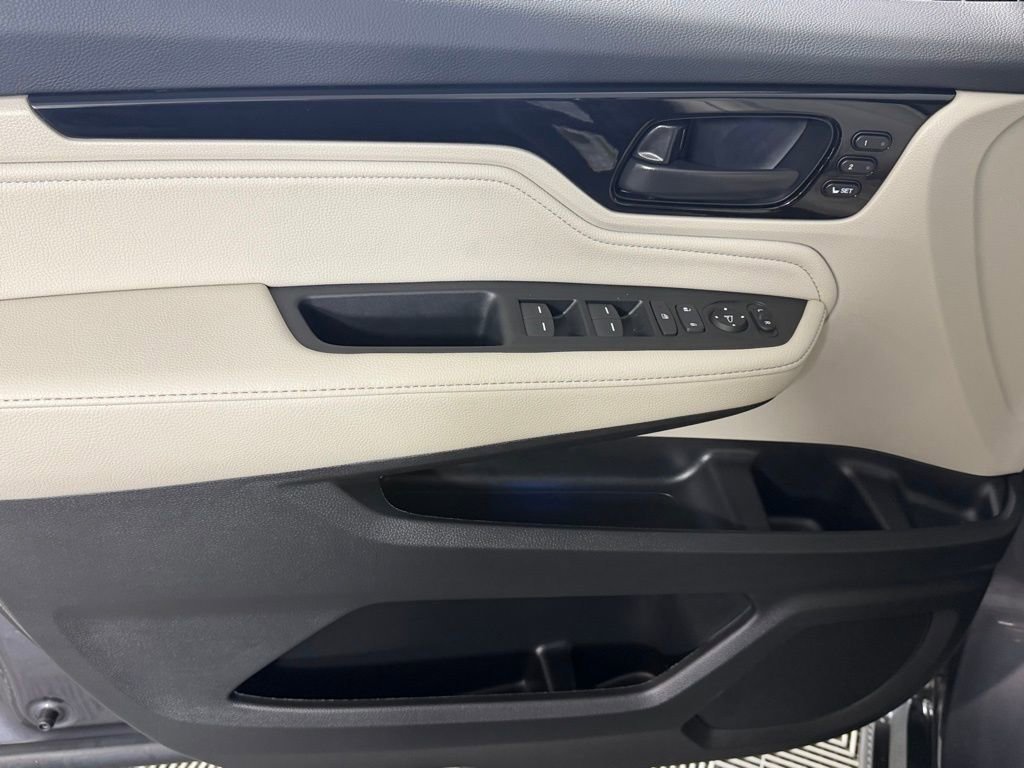 Used 2025 Honda Odyssey Touring image 25