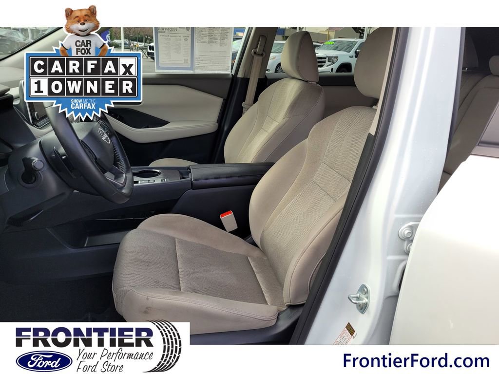 Used 2025 Nissan Rogue SV image 12