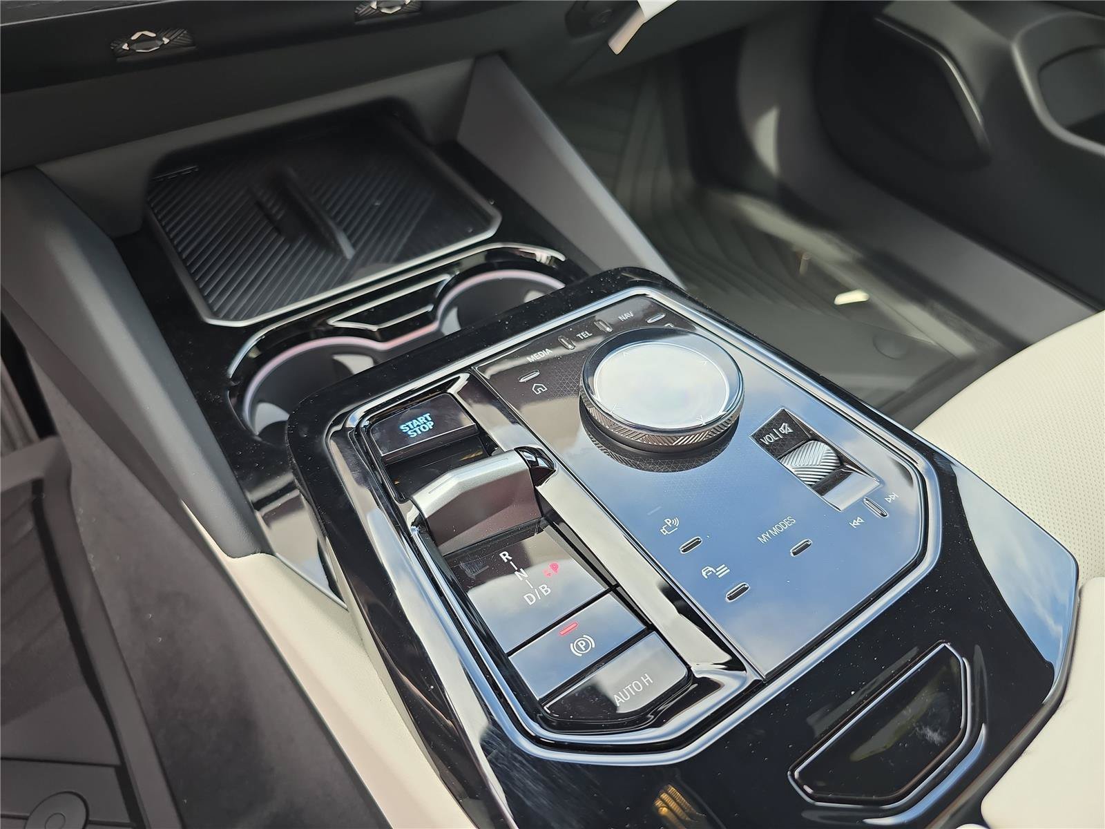 New 2027 BMW i5 xDrive40 AWD/4WD image 28