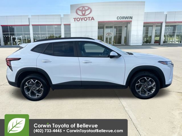 Used 2025 Chevrolet Trax LT FWD image 6