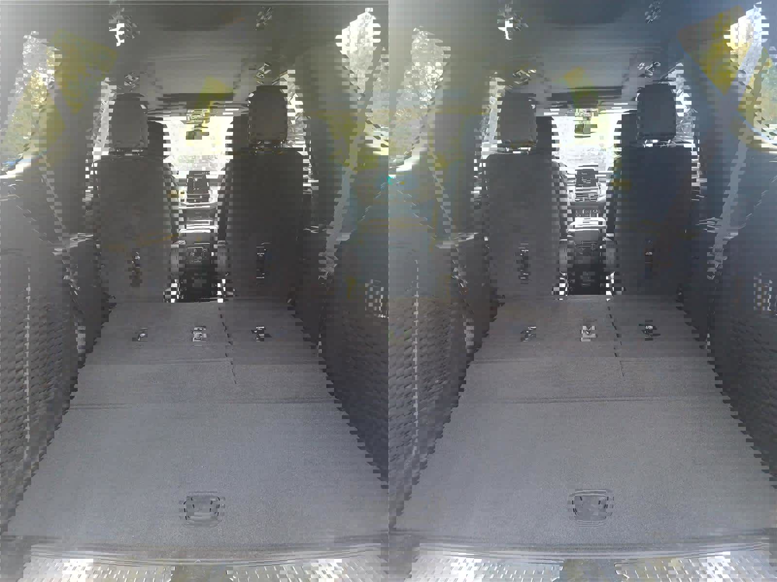 Used 2022 Chevrolet Tahoe RST w/ Luxury Package AWD/4WD image 21