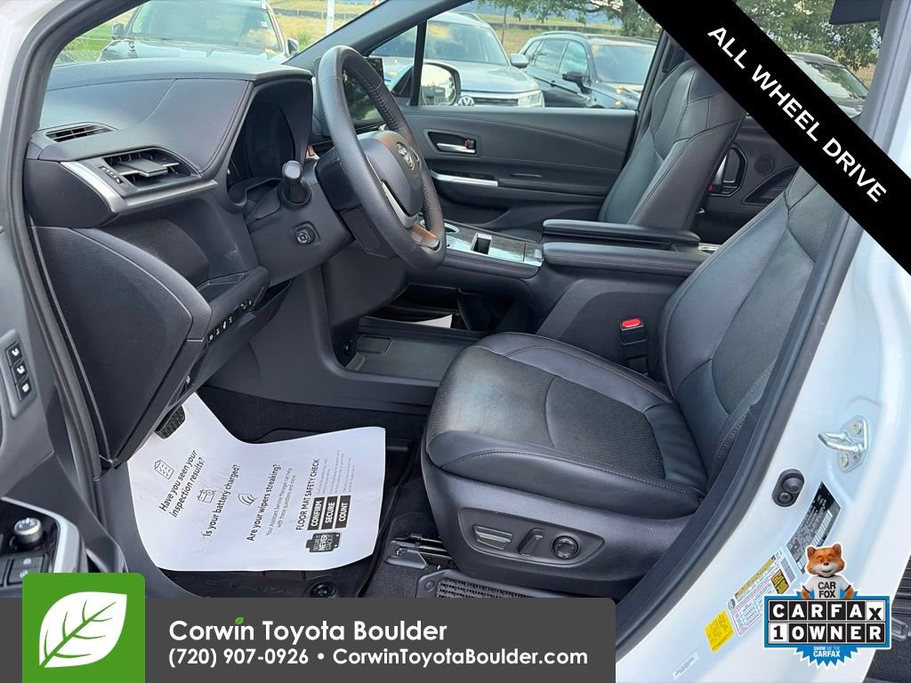 Used 2025 Toyota Sienna Platinum AWD/4WD image 29