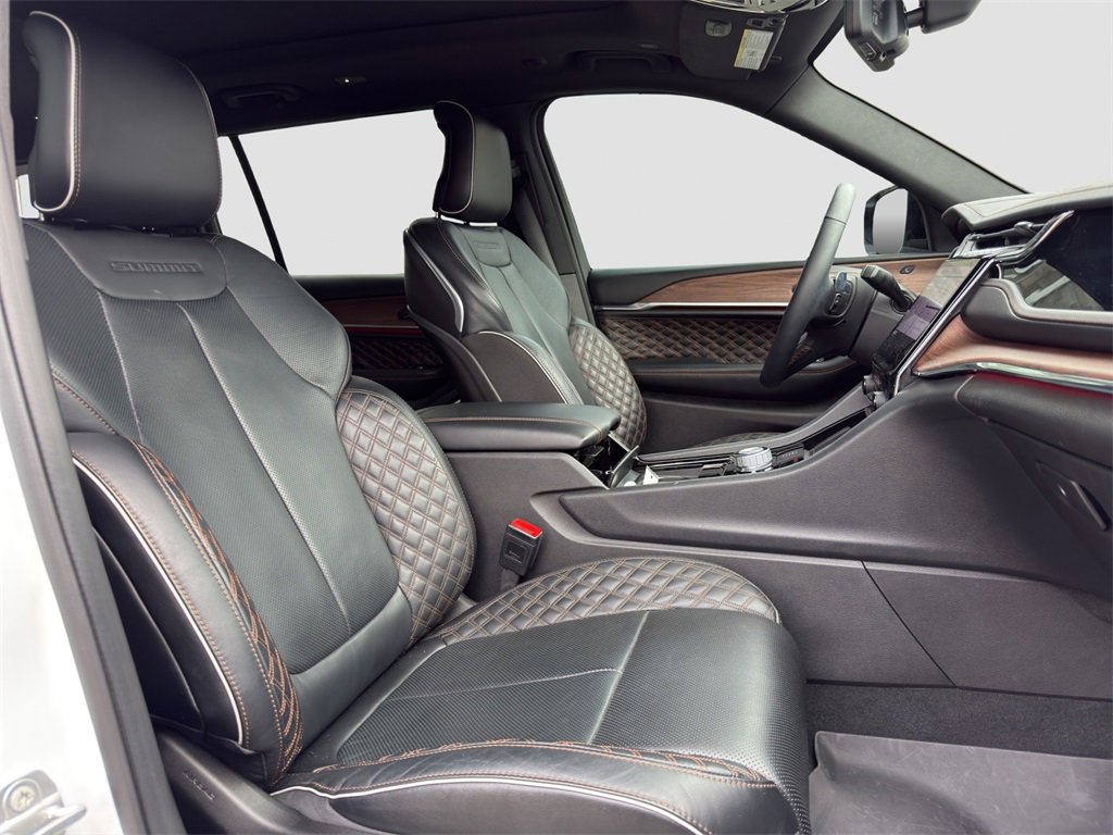 Used 2025 Jeep Grand Cherokee L Summit w/ Advanced Protech Group IV image 20