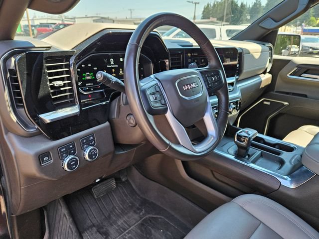 Used 2022 GMC Sierra 1500 SLT w/ SLT Premium Plus Package AWD/4WD image 9