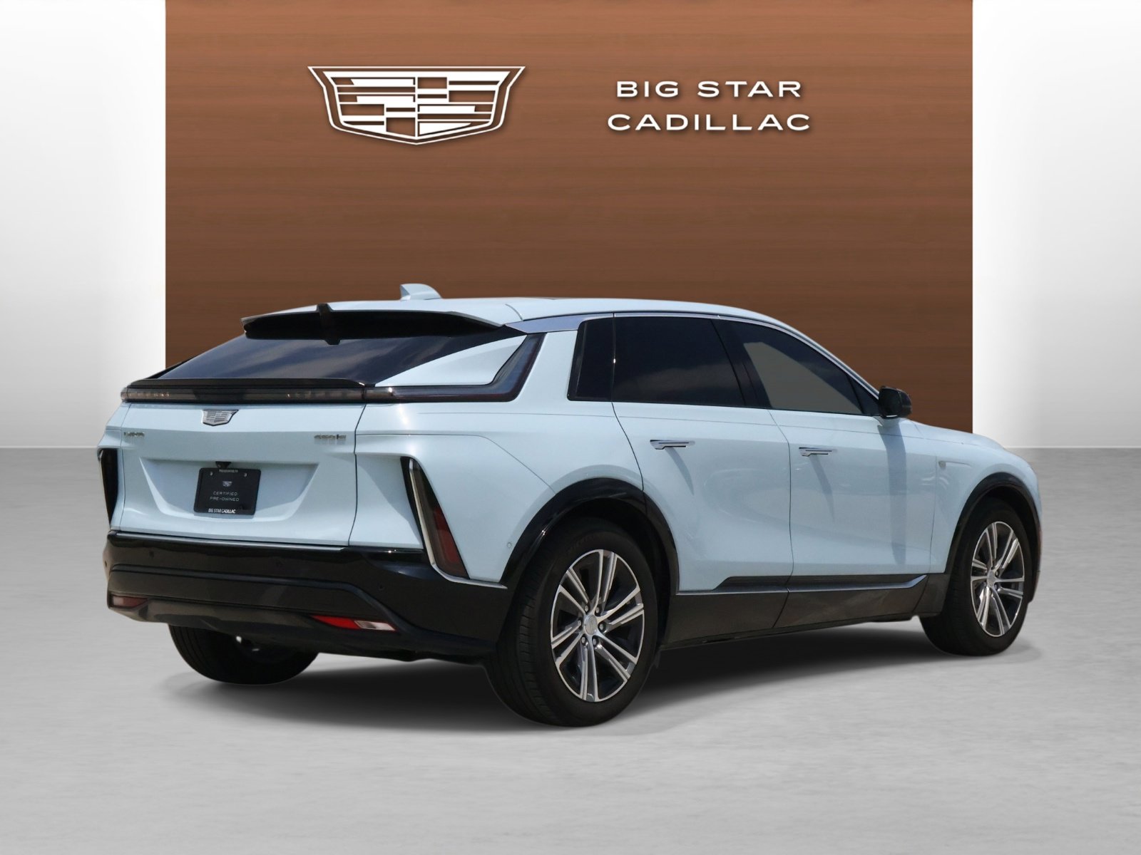 Used 2024 Cadillac Lyriq Luxury RWD image 5