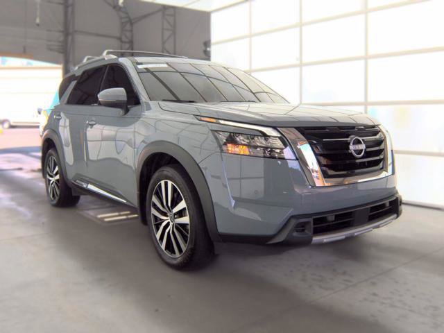 Used 2025 Nissan Pathfinder Platinum w/ Cargo Package AWD/4WD image 5