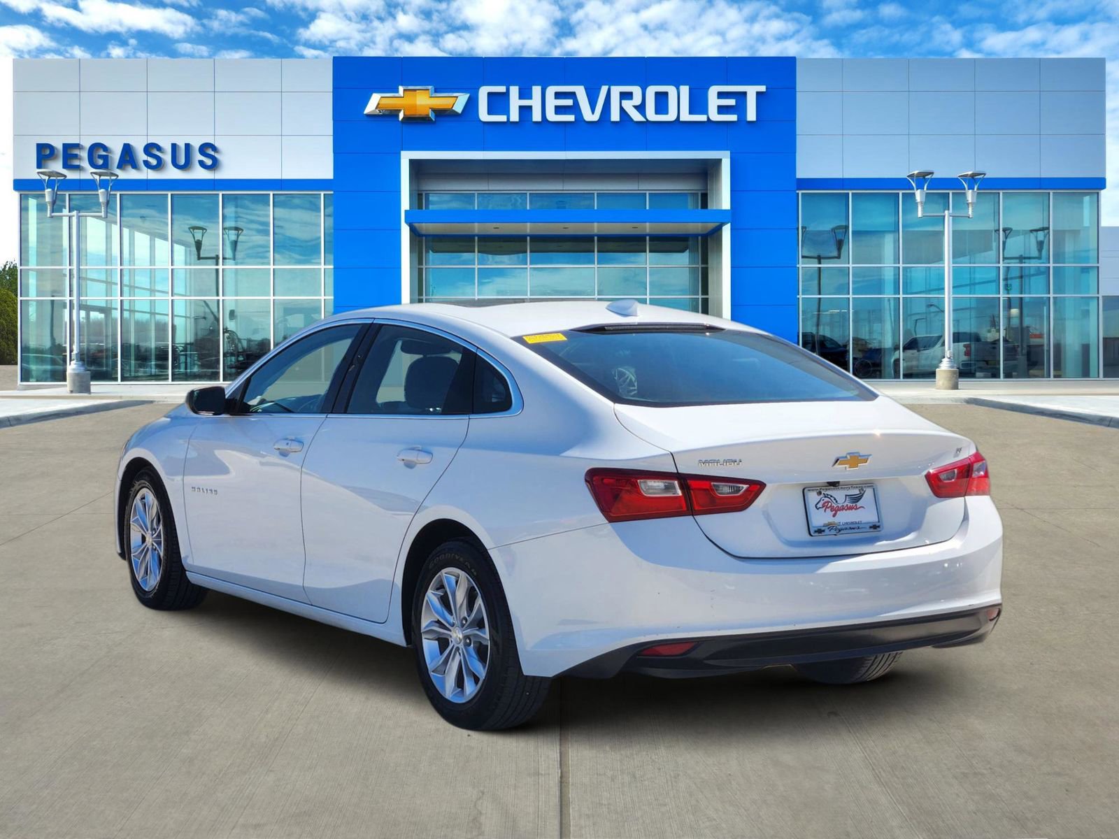 Used 2023 Chevrolet Malibu LT image 4