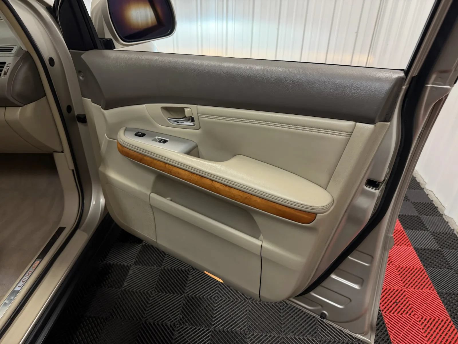 Used 2004 Lexus RX 330 FWD image 41