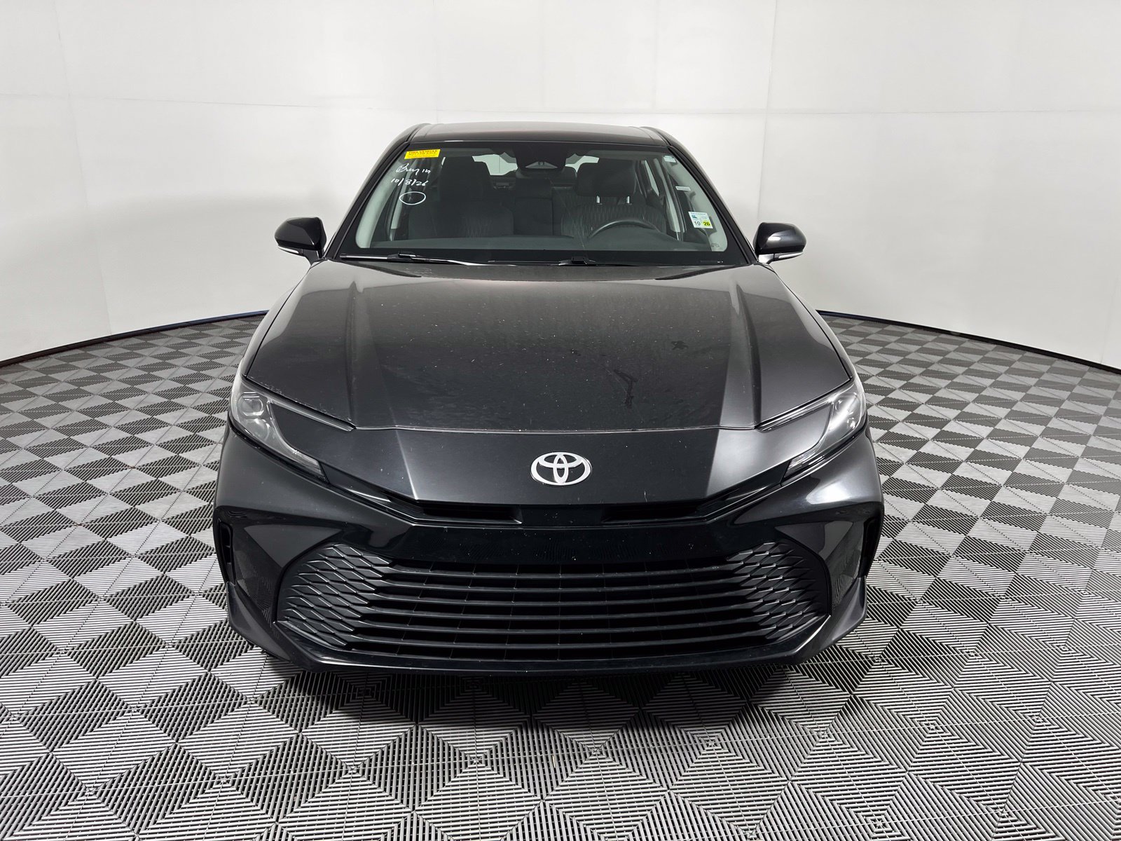 Used 2025 Toyota Camry LE FWD image 2