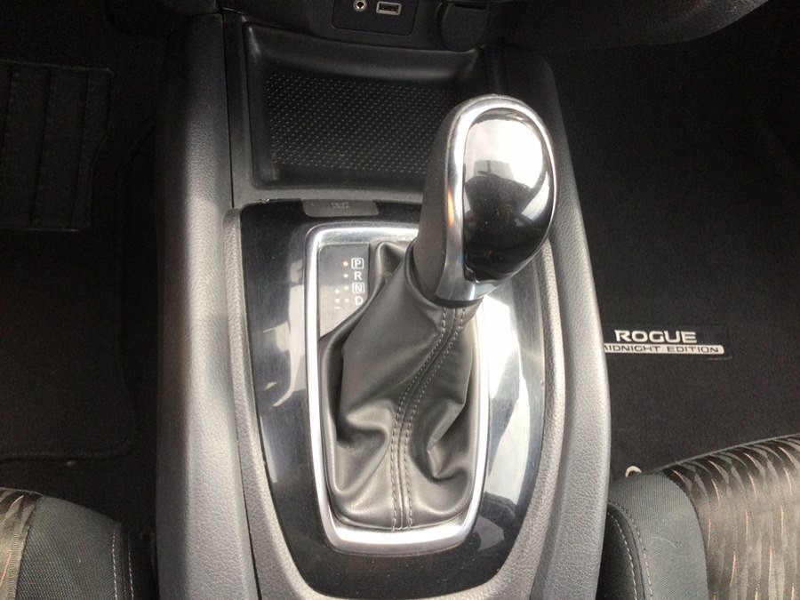 Used 2018 Nissan Rogue SV w/ Premium Package AWD/4WD image 28