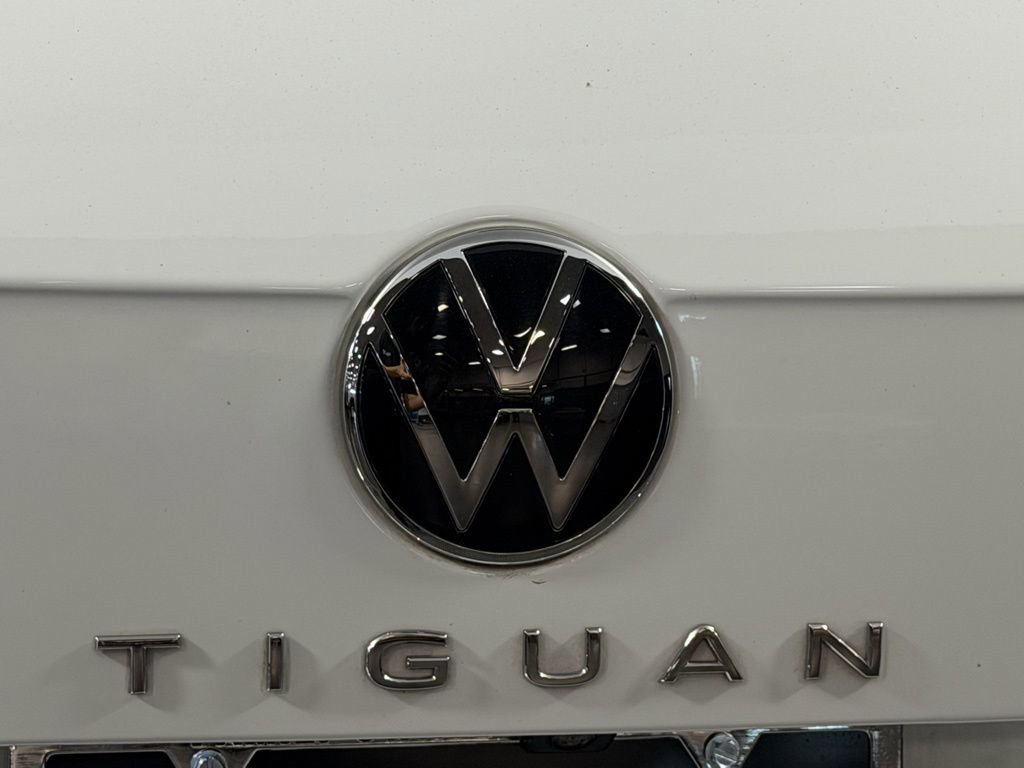 Used 2022 Volkswagen Tiguan S image 12