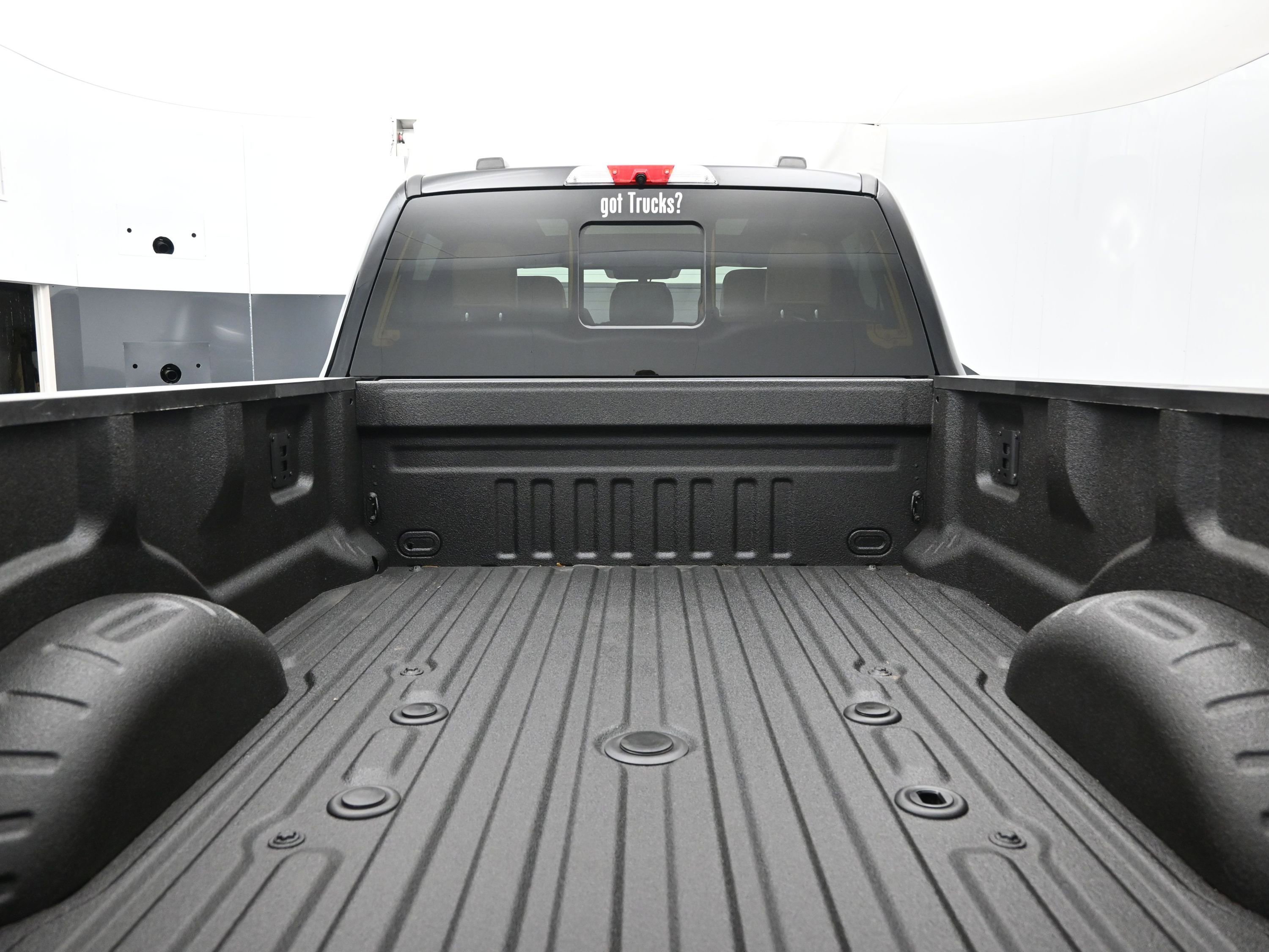 Used 2024 Ford F350 Platinum w/ FX4 Off-Road Package AWD/4WD image 7