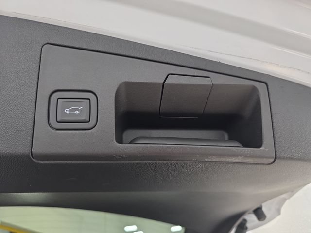 Certified 2024 Cadillac XT5 Luxury FWD image 30