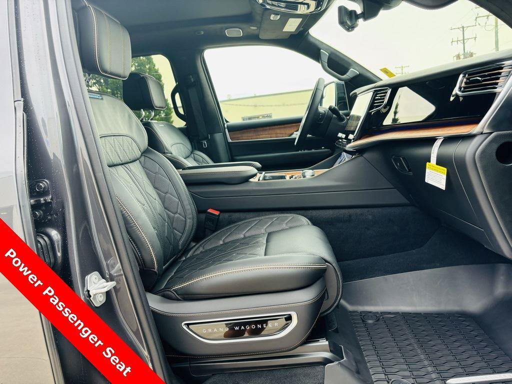 New 2024 Jeep Grand Wagoneer Series III AWD/4WD image 38