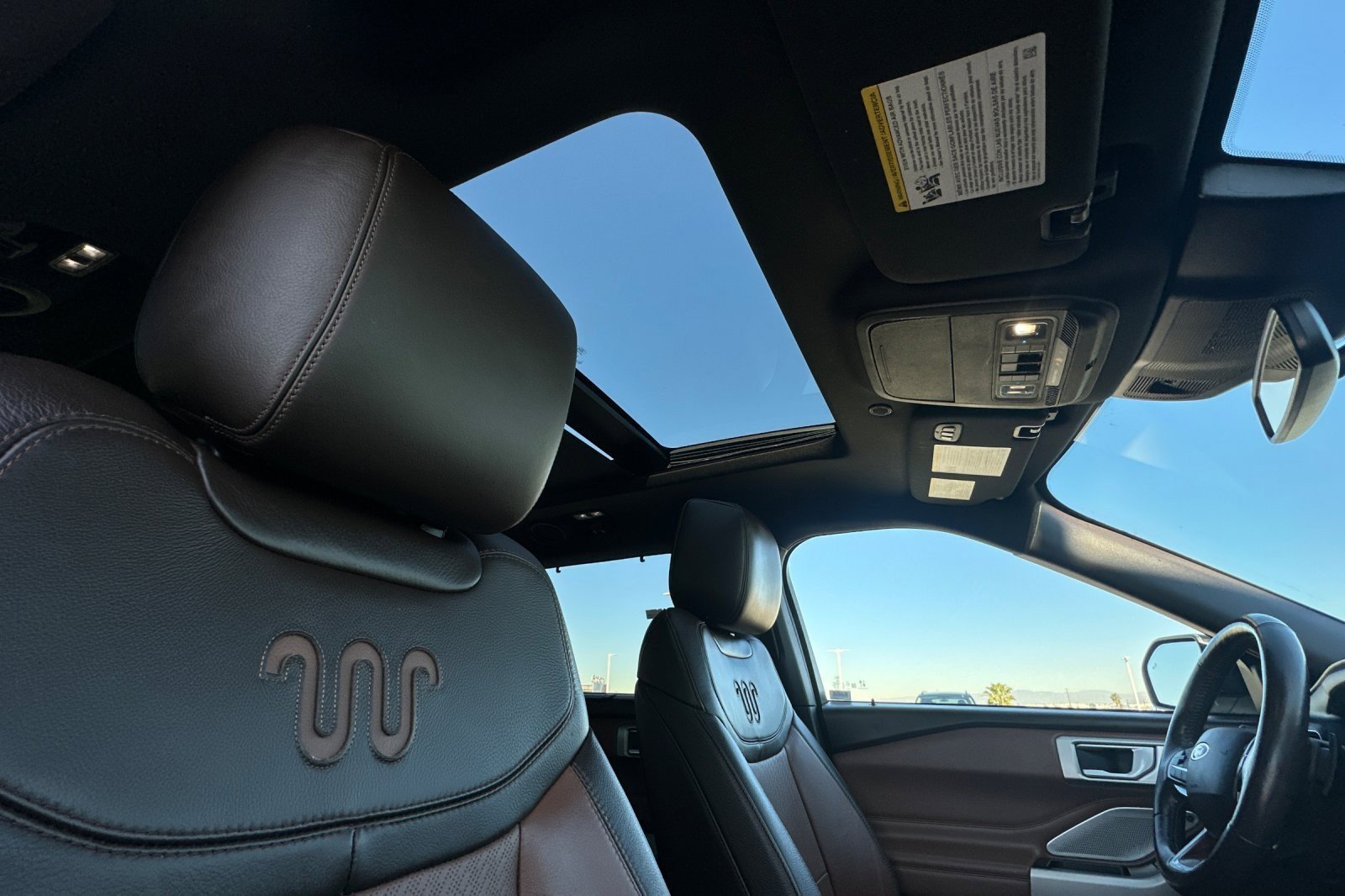 Used 2021 Ford Explorer King Ranch w/ Premium Technology Package image 18