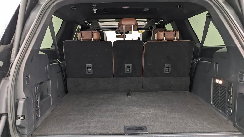 Used 2025 Lincoln Navigator L Reserve image 8