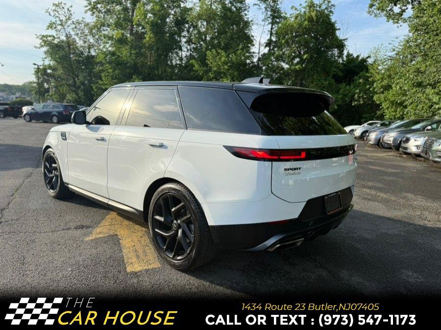 Used 2023 Land Rover Range Rover Sport SE AWD/4WD image 4