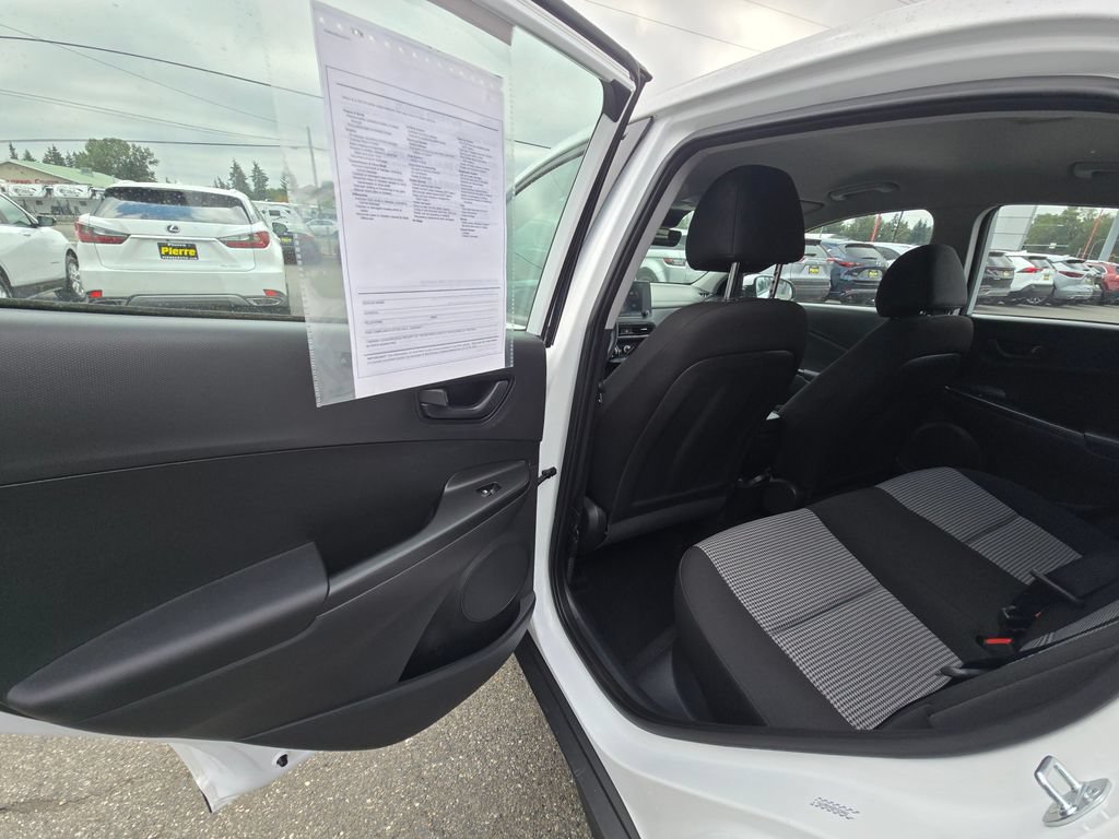 Used 2023 Hyundai Kona SE AWD/4WD image 16