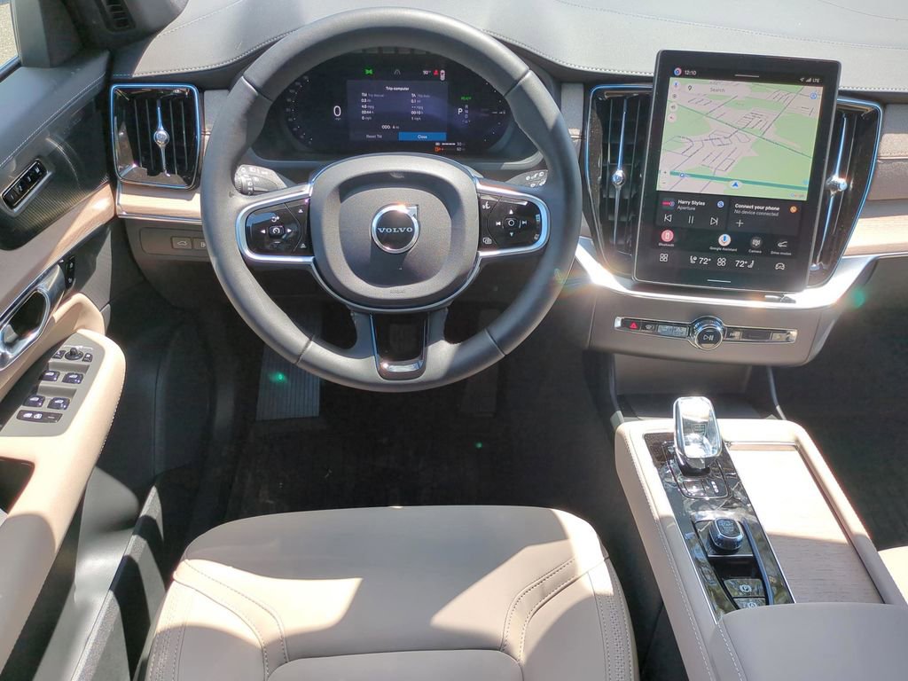 New 2026 Volvo XC90 T8 Plus w/ Protection Package Premier AWD/4WD image 11