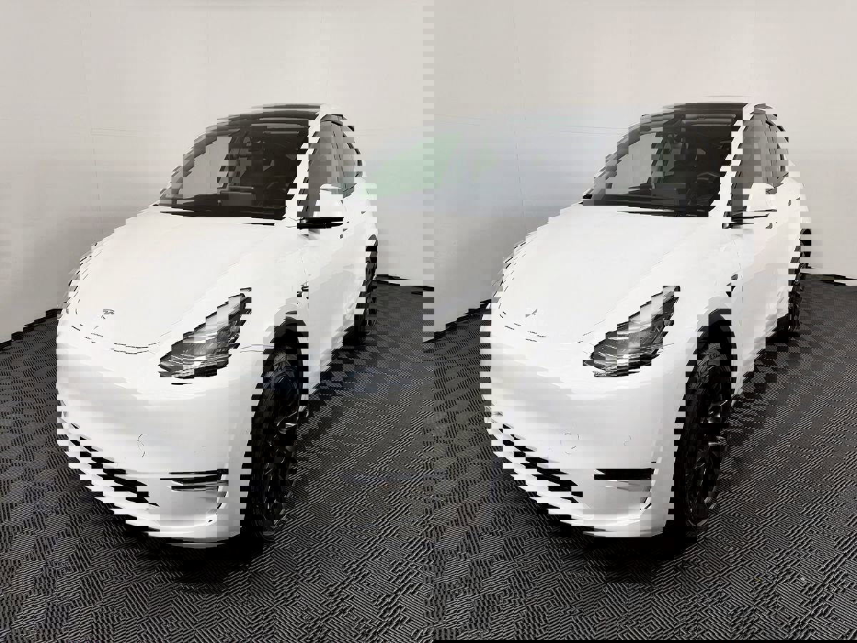 Used 2020 Tesla Model Y Long Range image 3