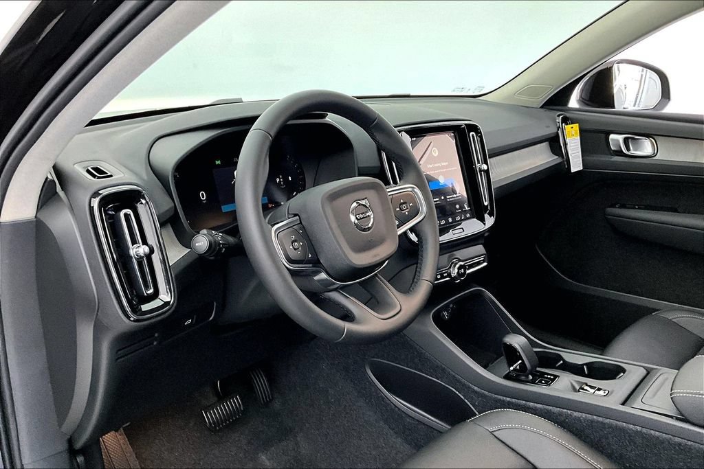 New 2026 Volvo XC40 B5 Core w/ Protection Package Premier AWD/4WD image 19