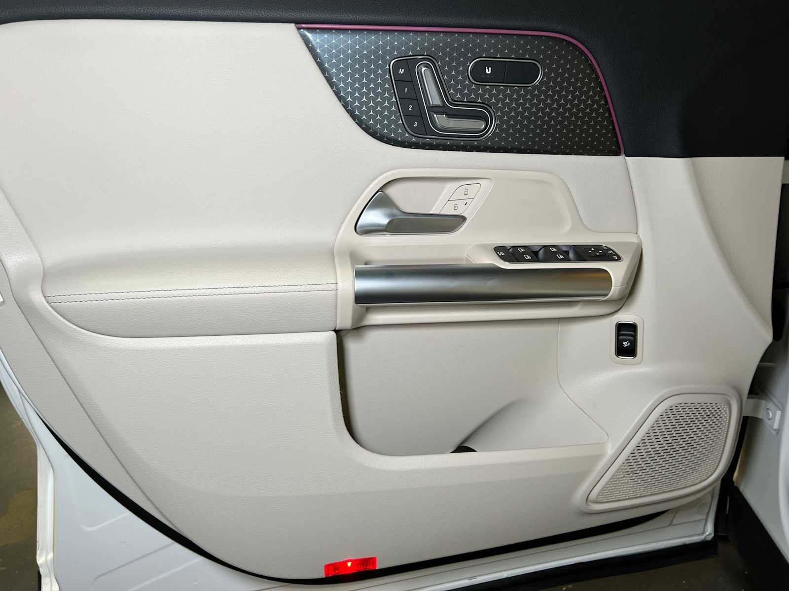 Certified 2025 Mercedes-Benz GLA 250 4MATIC image 18