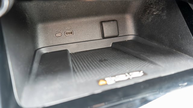 Used 2024 Chevrolet Traverse RS w/ LPO, Floor Liner Package image 33