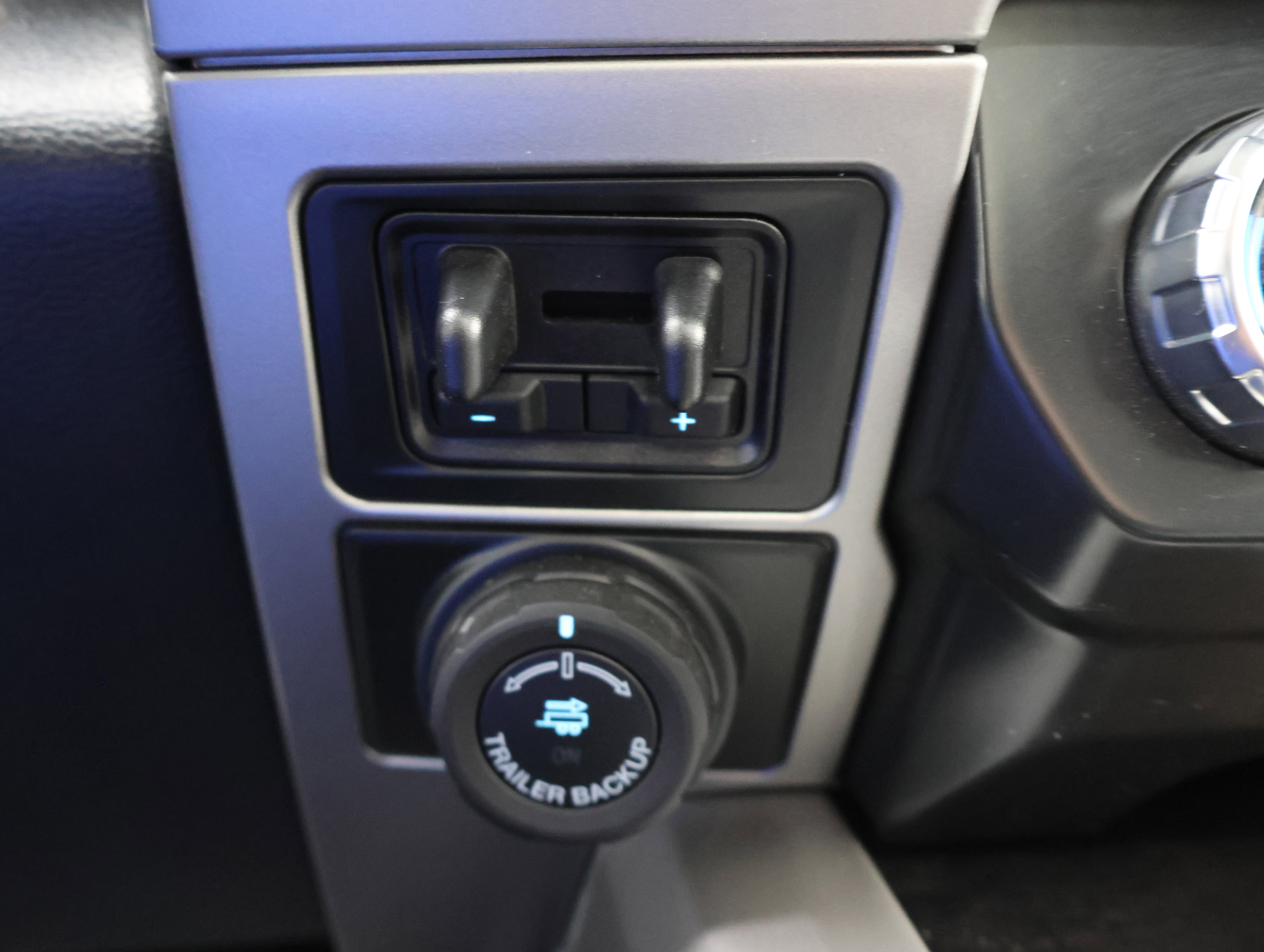 Used 2022 Ford F250 Lariat w/ Tremor Off-Road Package image 53