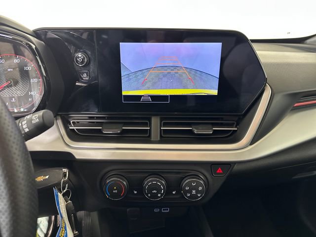 Used 2025 Chevrolet Trax RS w/ Sunroof Package image 22