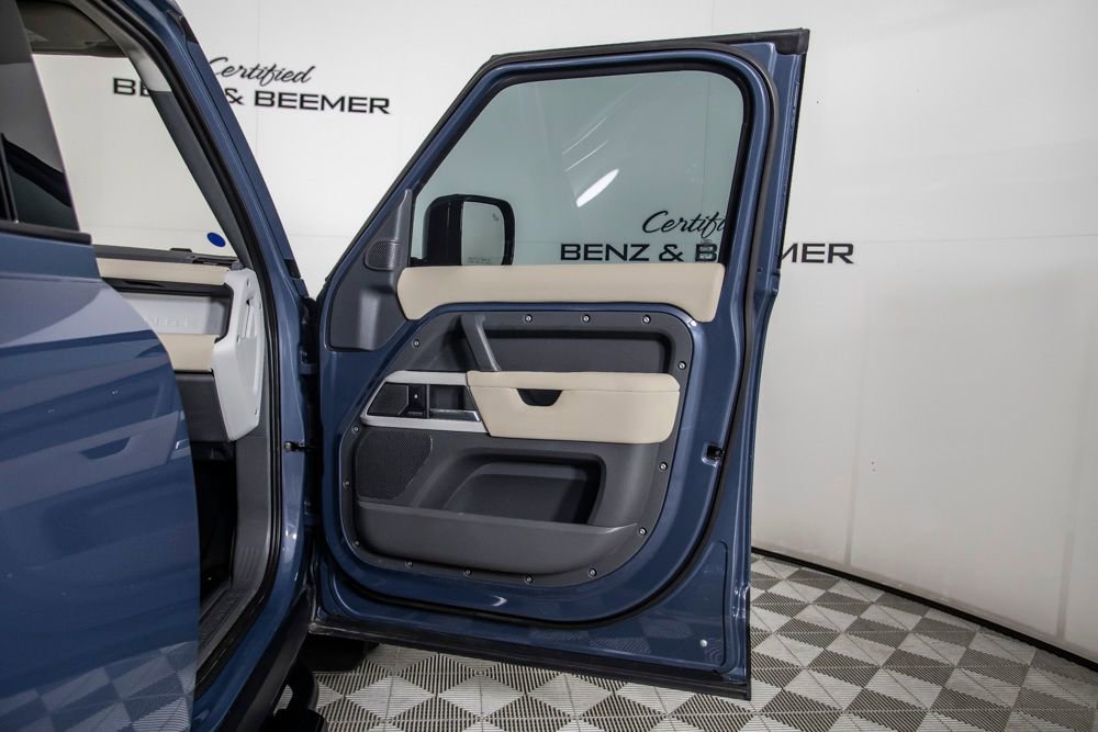 Used 2022 Land Rover Defender 110 SE image 21