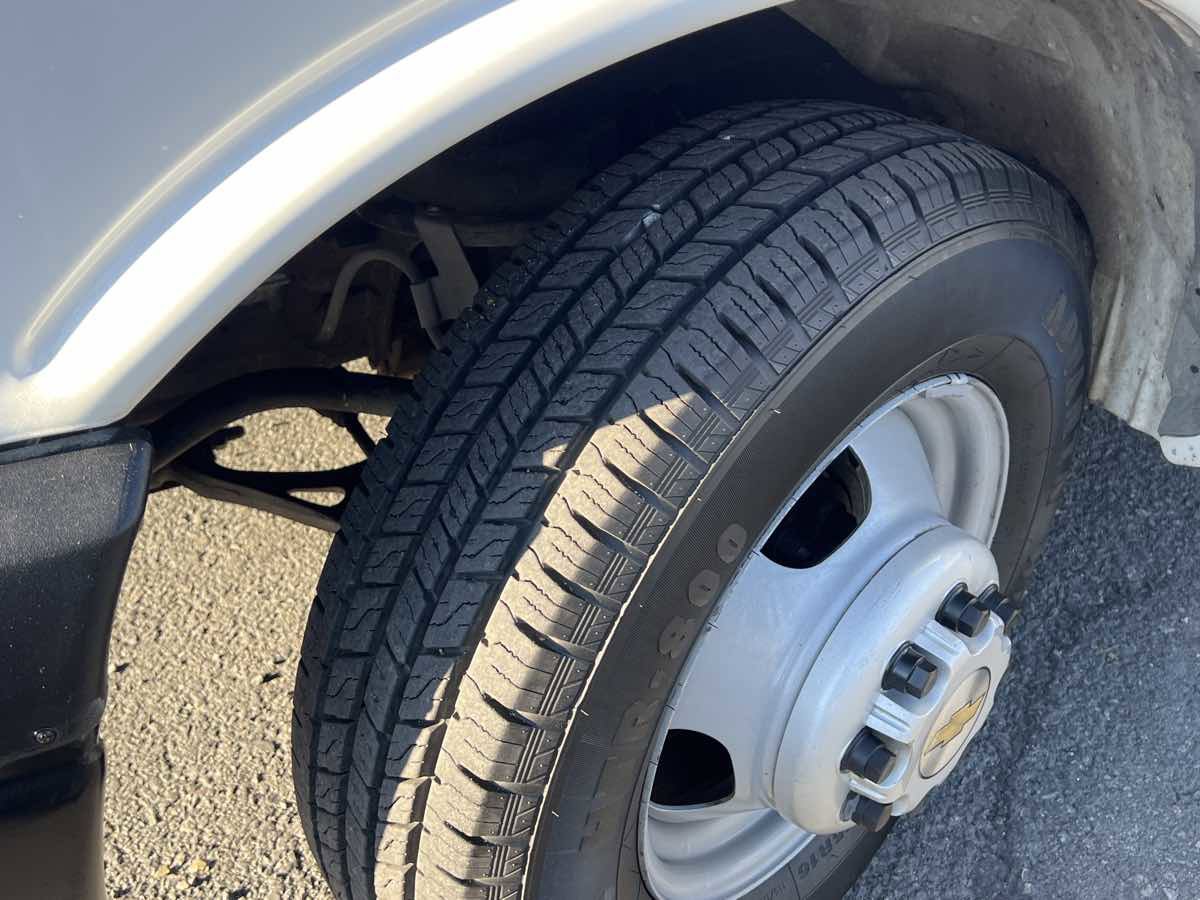 Used 2015 Chevrolet Express 3500 image 9