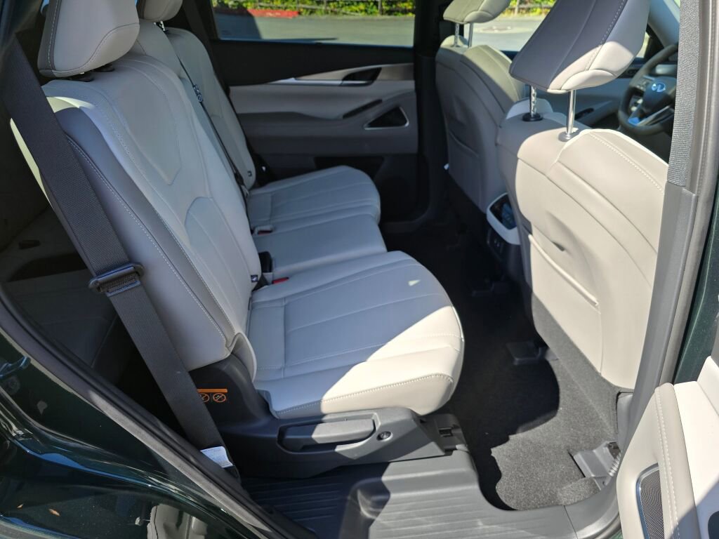 New 2026 INFINITI QX60 Luxe w/ Cargo Package image 12