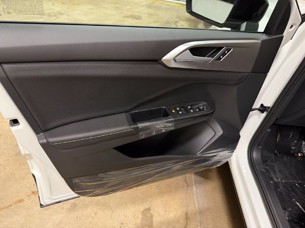 New 2027 Volkswagen Taos Sport AWD/4WD image 9