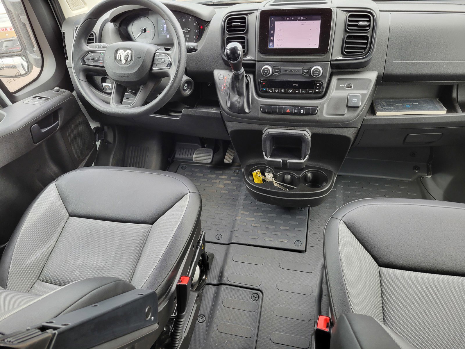 New 2024 RAM ProMaster 3500 w/ Cold Weather Group image 32