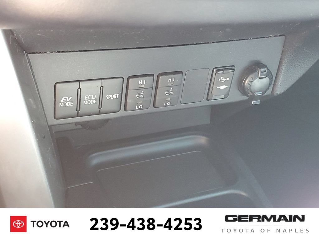 Used 2017 Toyota RAV4 Limited w/ Advanced Technology Package AWD/4WD image 32
