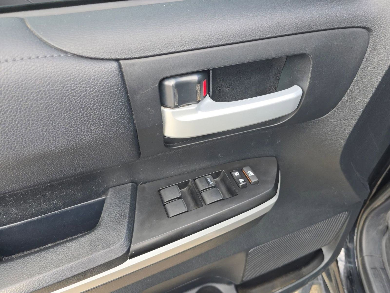 Used 2017 Toyota Tundra SR5 w/ SR5 Upgrade Package image 27