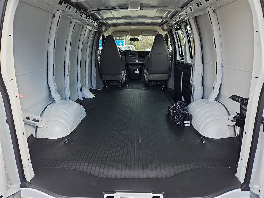 New 2025 Chevrolet Express 2500 w/ Driver Convenience Package image 18