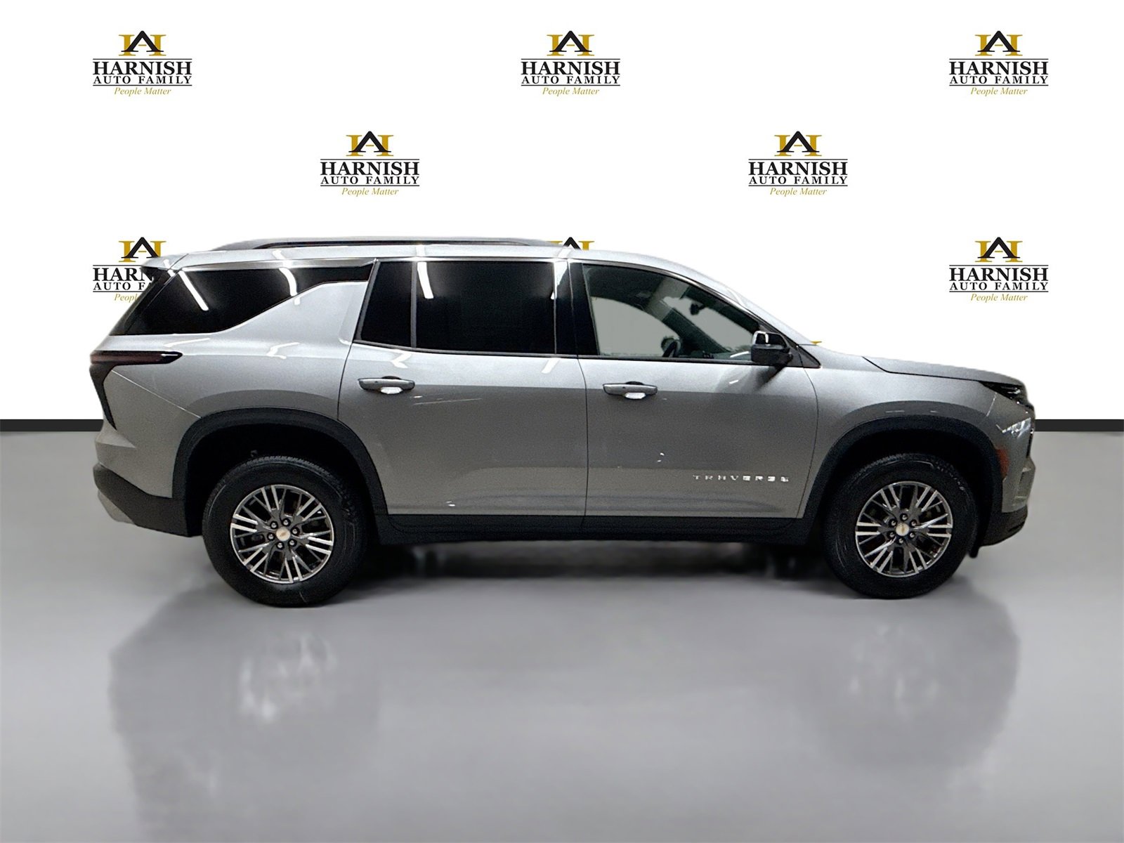 New 2026 Chevrolet Traverse LT image 4